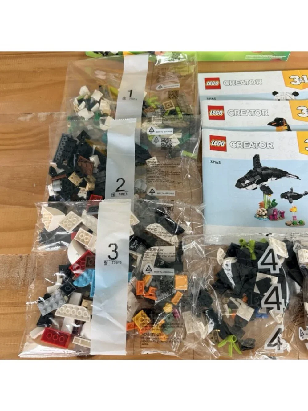 LEGO Creator Panda Family 31165 3-in-1 Set, 626 Pieces NEW Open Box
